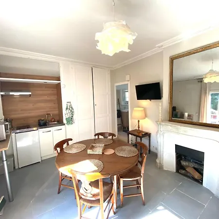 La Vie Gite Renove Avec Terrasse Et Vue Parc - 2 A 4 Pers Lejlighed *